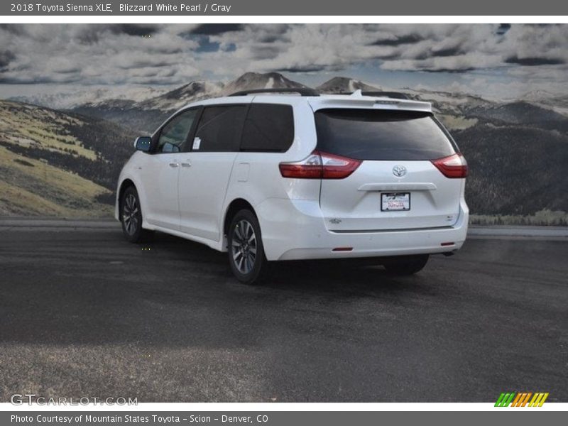 Blizzard White Pearl / Gray 2018 Toyota Sienna XLE