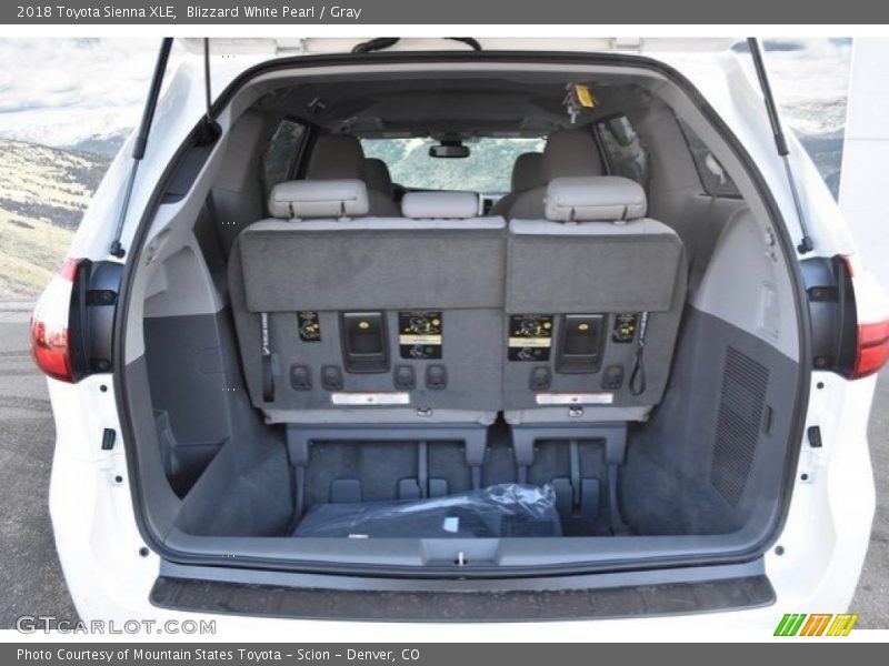 Blizzard White Pearl / Gray 2018 Toyota Sienna XLE