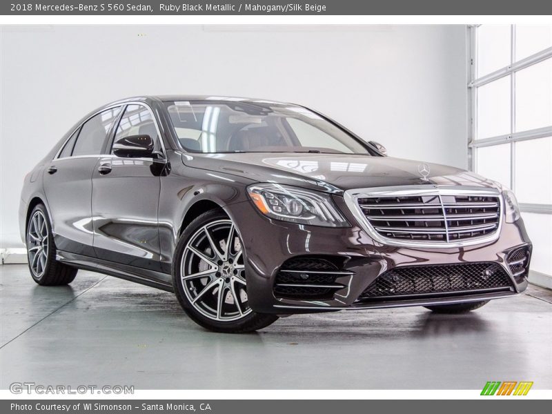 Front 3/4 View of 2018 S 560 Sedan