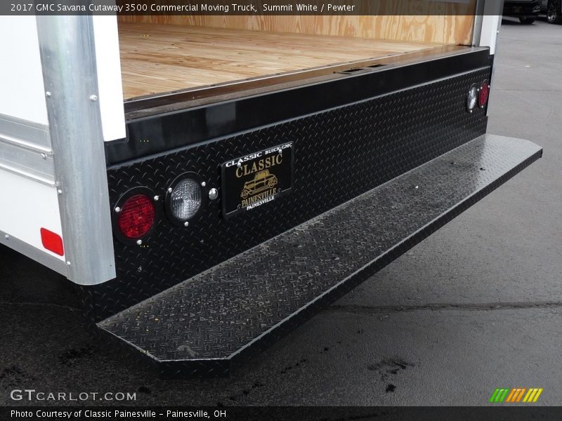 Summit White / Pewter 2017 GMC Savana Cutaway 3500 Commercial Moving Truck