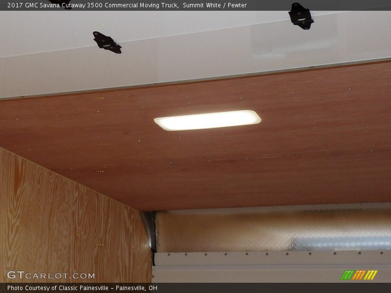 Summit White / Pewter 2017 GMC Savana Cutaway 3500 Commercial Moving Truck