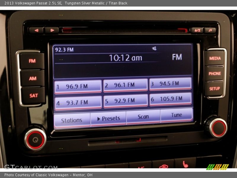 Tungsten Silver Metallic / Titan Black 2013 Volkswagen Passat 2.5L SE