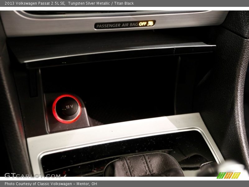 Tungsten Silver Metallic / Titan Black 2013 Volkswagen Passat 2.5L SE