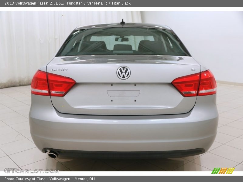 Tungsten Silver Metallic / Titan Black 2013 Volkswagen Passat 2.5L SE