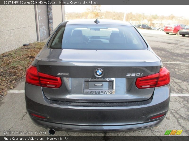 Mineral Grey Metallic / Black 2017 BMW 3 Series 320i xDrive Sedan