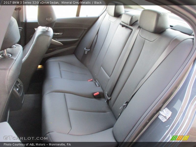 Mineral Grey Metallic / Black 2017 BMW 3 Series 320i xDrive Sedan