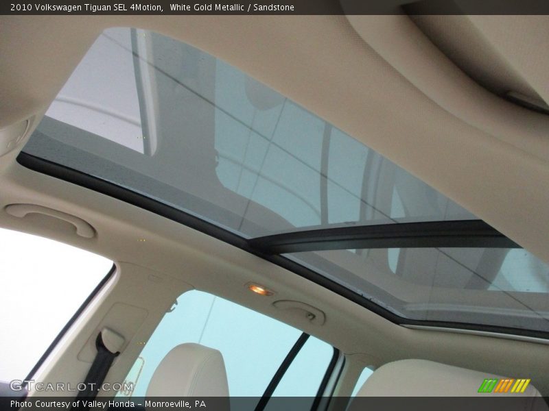 White Gold Metallic / Sandstone 2010 Volkswagen Tiguan SEL 4Motion