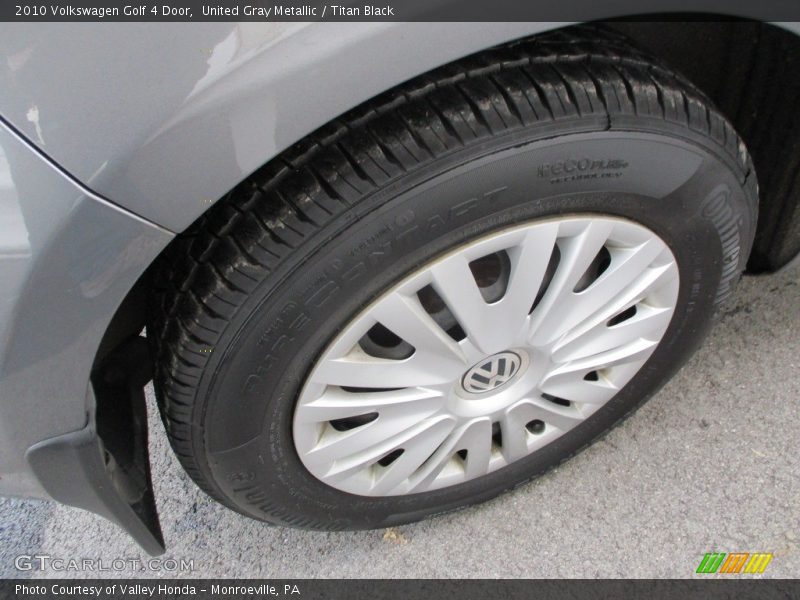 United Gray Metallic / Titan Black 2010 Volkswagen Golf 4 Door
