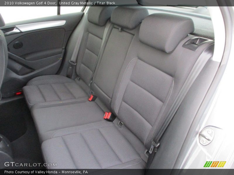 United Gray Metallic / Titan Black 2010 Volkswagen Golf 4 Door