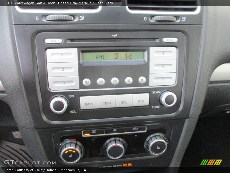 United Gray Metallic / Titan Black 2010 Volkswagen Golf 4 Door