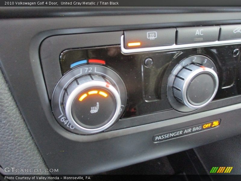 United Gray Metallic / Titan Black 2010 Volkswagen Golf 4 Door