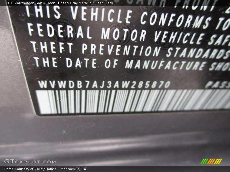 United Gray Metallic / Titan Black 2010 Volkswagen Golf 4 Door