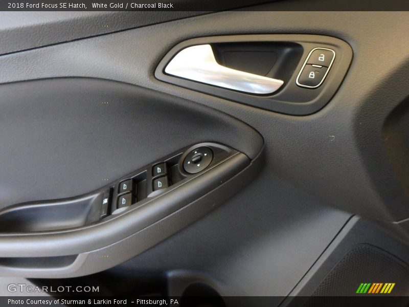 White Gold / Charcoal Black 2018 Ford Focus SE Hatch
