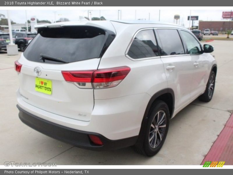 Blizzard White Pearl / Black 2018 Toyota Highlander XLE