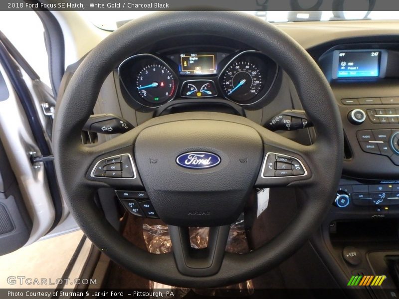 White Gold / Charcoal Black 2018 Ford Focus SE Hatch