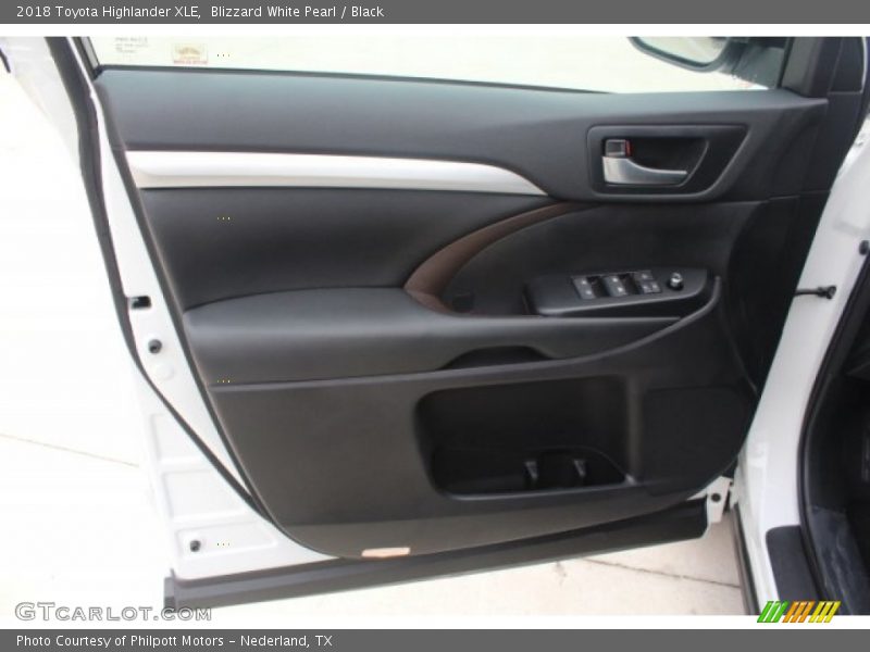 Blizzard White Pearl / Black 2018 Toyota Highlander XLE