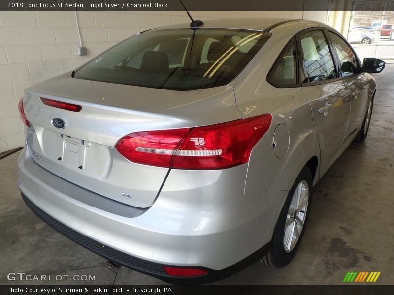 Ingot Silver / Charcoal Black 2018 Ford Focus SE Sedan