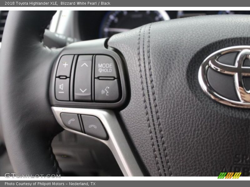 Blizzard White Pearl / Black 2018 Toyota Highlander XLE