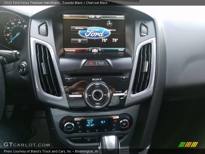 Tuxedo Black / Charcoal Black 2013 Ford Focus Titanium Hatchback