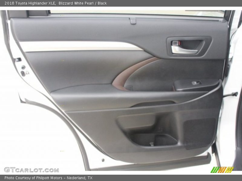 Blizzard White Pearl / Black 2018 Toyota Highlander XLE