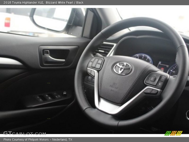 Blizzard White Pearl / Black 2018 Toyota Highlander XLE