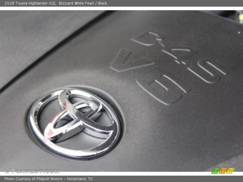 Blizzard White Pearl / Black 2018 Toyota Highlander XLE