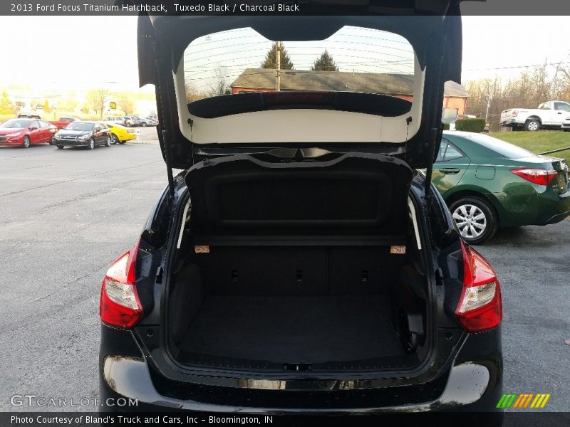 Tuxedo Black / Charcoal Black 2013 Ford Focus Titanium Hatchback
