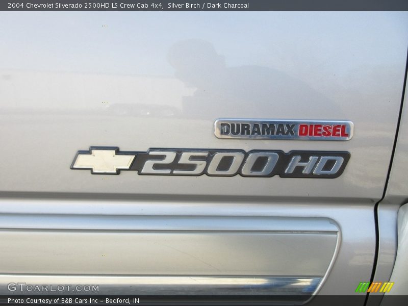 Silver Birch / Dark Charcoal 2004 Chevrolet Silverado 2500HD LS Crew Cab 4x4