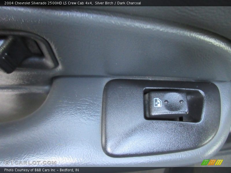 Silver Birch / Dark Charcoal 2004 Chevrolet Silverado 2500HD LS Crew Cab 4x4