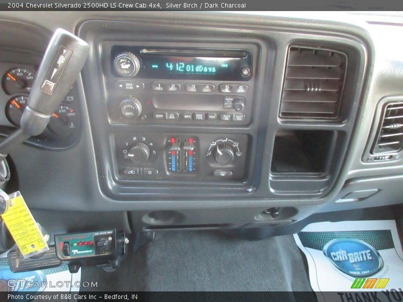 Silver Birch / Dark Charcoal 2004 Chevrolet Silverado 2500HD LS Crew Cab 4x4