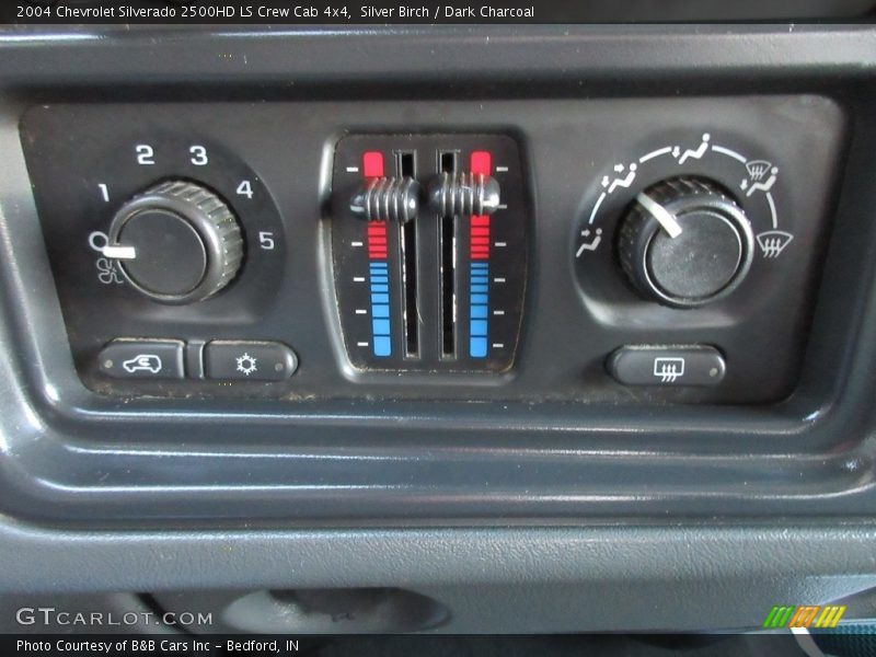 Silver Birch / Dark Charcoal 2004 Chevrolet Silverado 2500HD LS Crew Cab 4x4