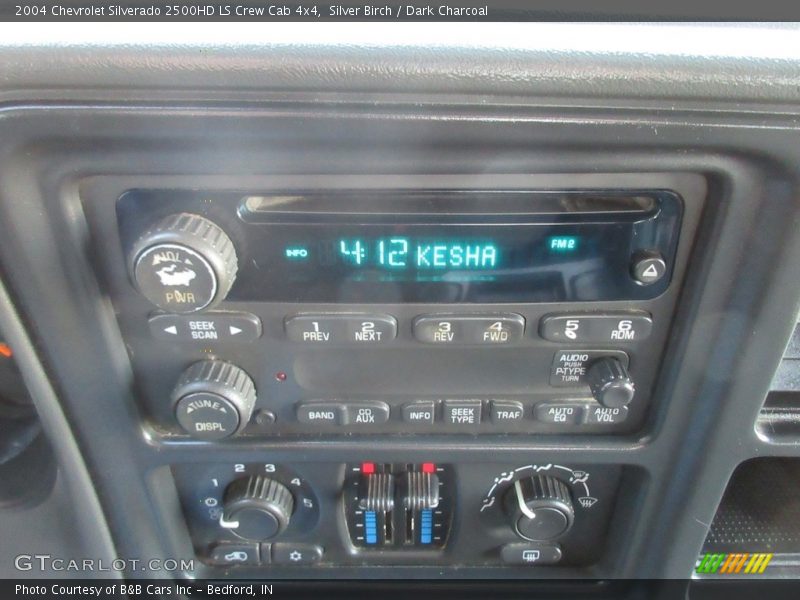 Silver Birch / Dark Charcoal 2004 Chevrolet Silverado 2500HD LS Crew Cab 4x4