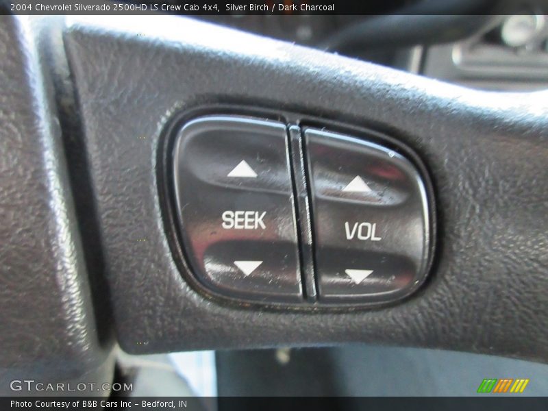 Silver Birch / Dark Charcoal 2004 Chevrolet Silverado 2500HD LS Crew Cab 4x4
