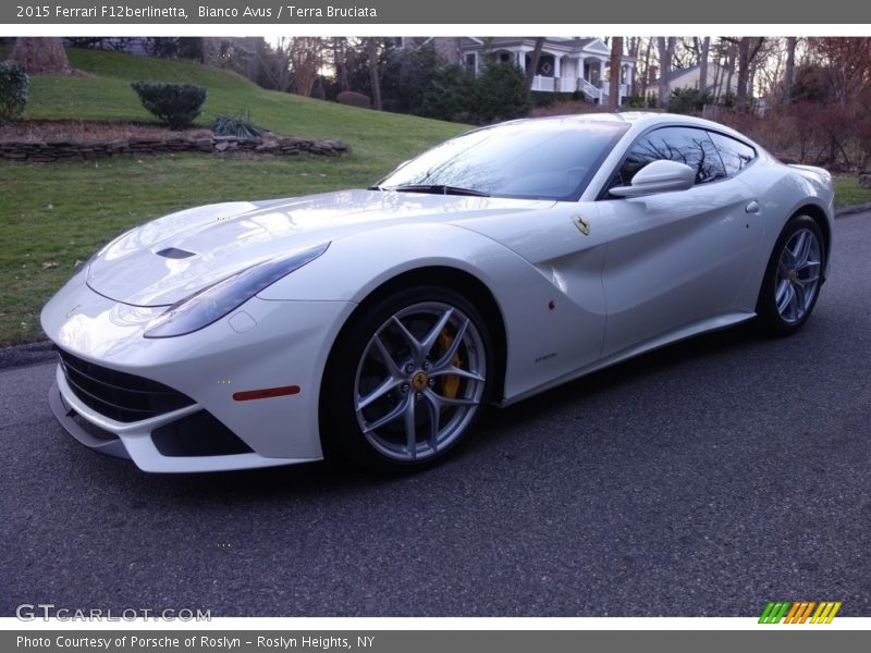 Front 3/4 View of 2015 F12berlinetta 