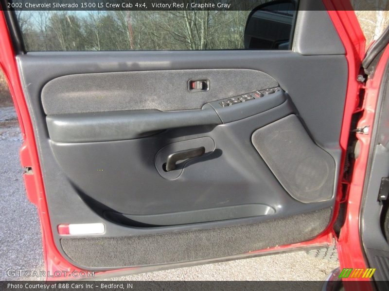 Victory Red / Graphite Gray 2002 Chevrolet Silverado 1500 LS Crew Cab 4x4