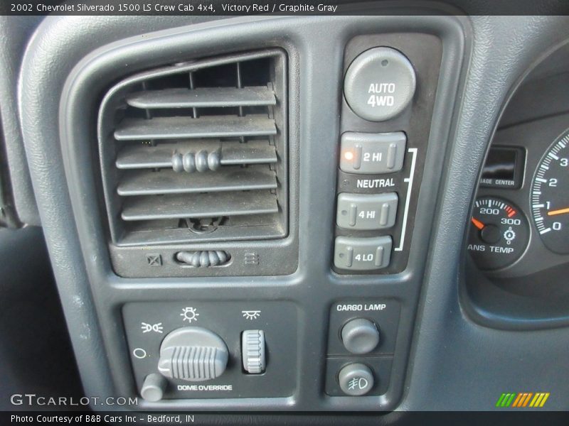 Victory Red / Graphite Gray 2002 Chevrolet Silverado 1500 LS Crew Cab 4x4