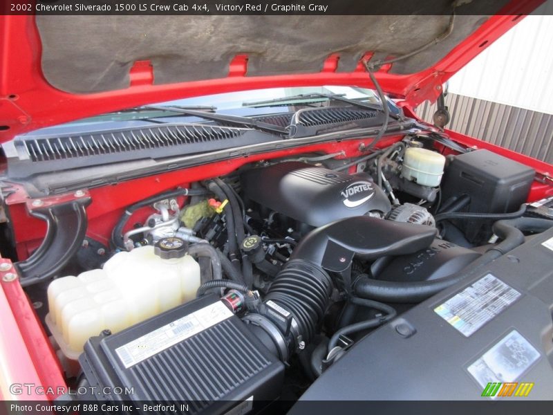 Victory Red / Graphite Gray 2002 Chevrolet Silverado 1500 LS Crew Cab 4x4