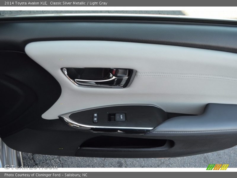 Classic Silver Metallic / Light Gray 2014 Toyota Avalon XLE