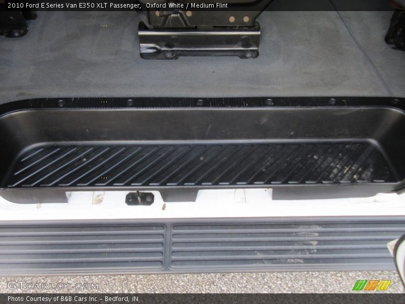 Oxford White / Medium Flint 2010 Ford E Series Van E350 XLT Passenger