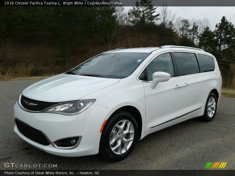 Bright White / Cognac/Alloy/Toffee 2018 Chrysler Pacifica Touring L