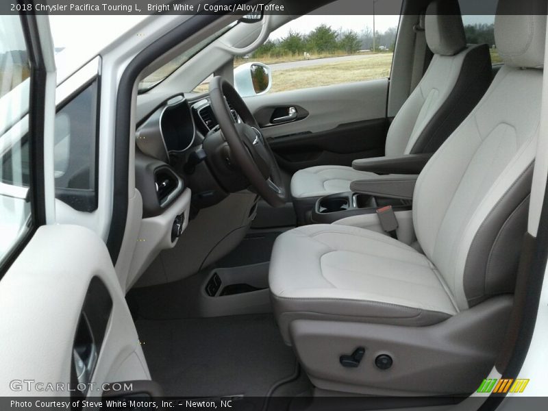 Bright White / Cognac/Alloy/Toffee 2018 Chrysler Pacifica Touring L
