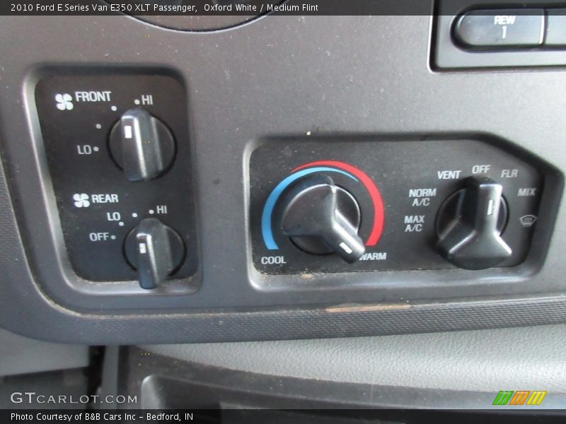 Oxford White / Medium Flint 2010 Ford E Series Van E350 XLT Passenger