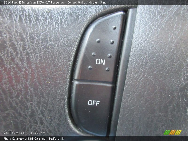 Oxford White / Medium Flint 2010 Ford E Series Van E350 XLT Passenger