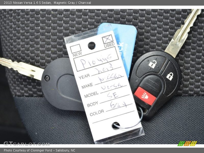 Magnetic Gray / Charcoal 2013 Nissan Versa 1.6 S Sedan