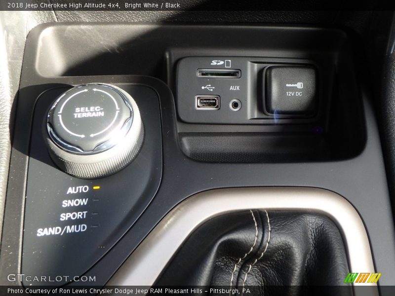 Bright White / Black 2018 Jeep Cherokee High Altitude 4x4