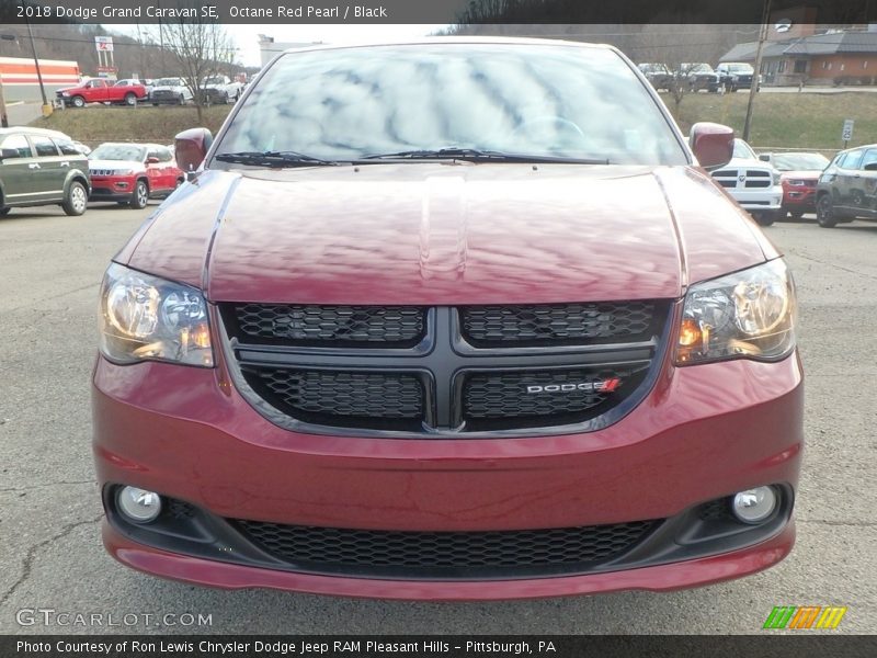 Octane Red Pearl / Black 2018 Dodge Grand Caravan SE