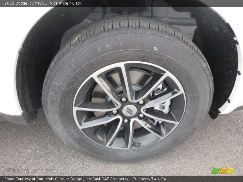 Vice White / Black 2018 Dodge Journey SE