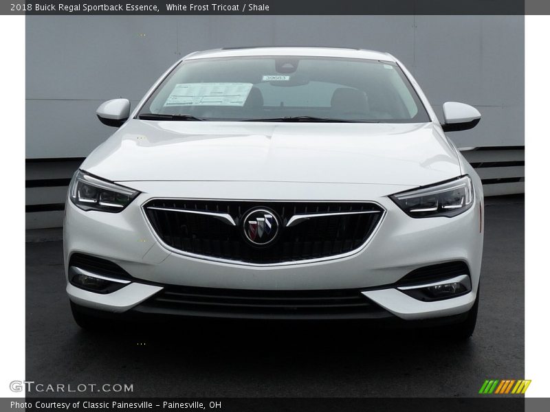 White Frost Tricoat / Shale 2018 Buick Regal Sportback Essence