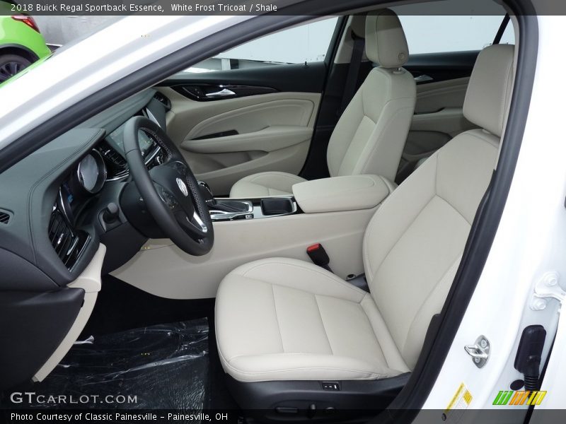 White Frost Tricoat / Shale 2018 Buick Regal Sportback Essence