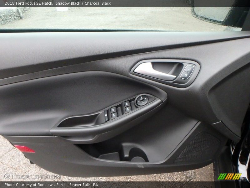 Shadow Black / Charcoal Black 2018 Ford Focus SE Hatch
